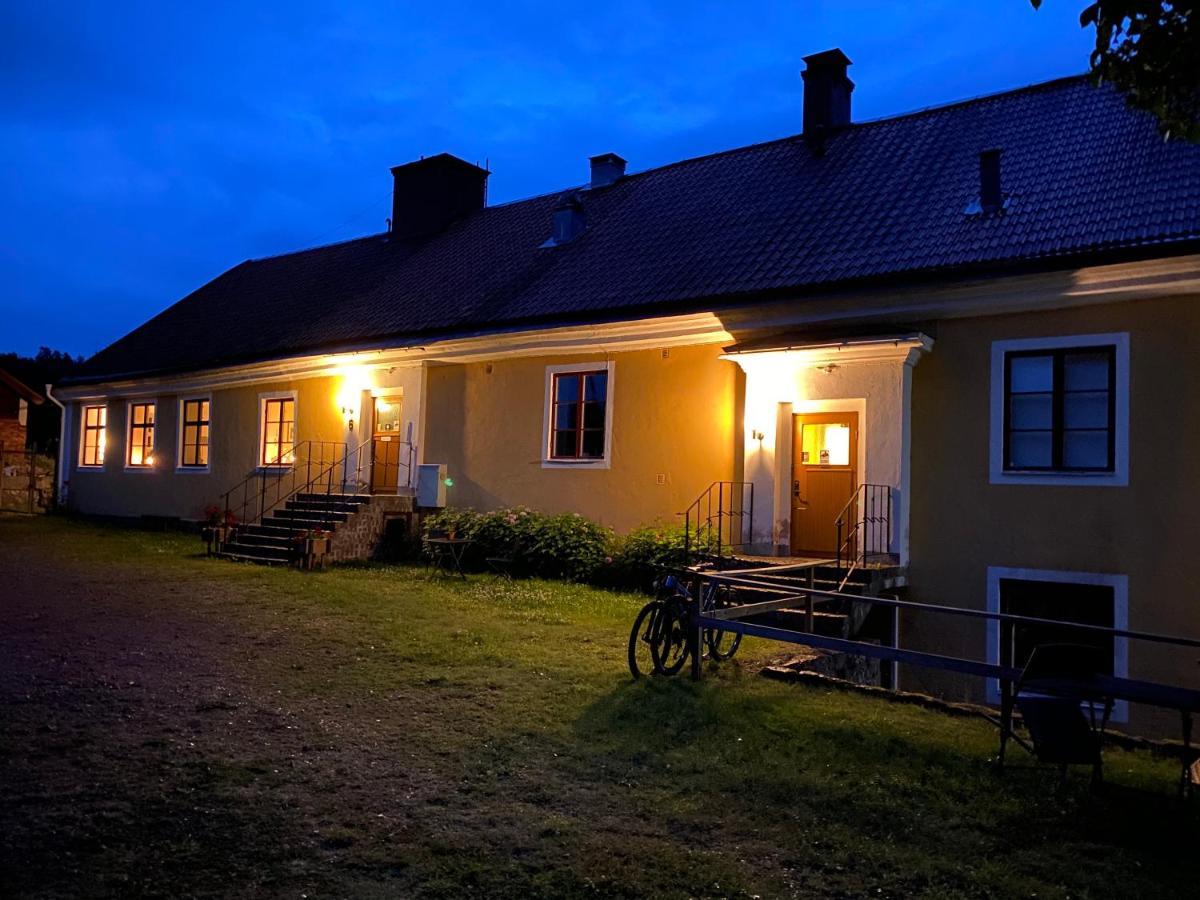 Eds Bruk Basecamp Guest House Edsbruk ภายนอก รูปภาพ
