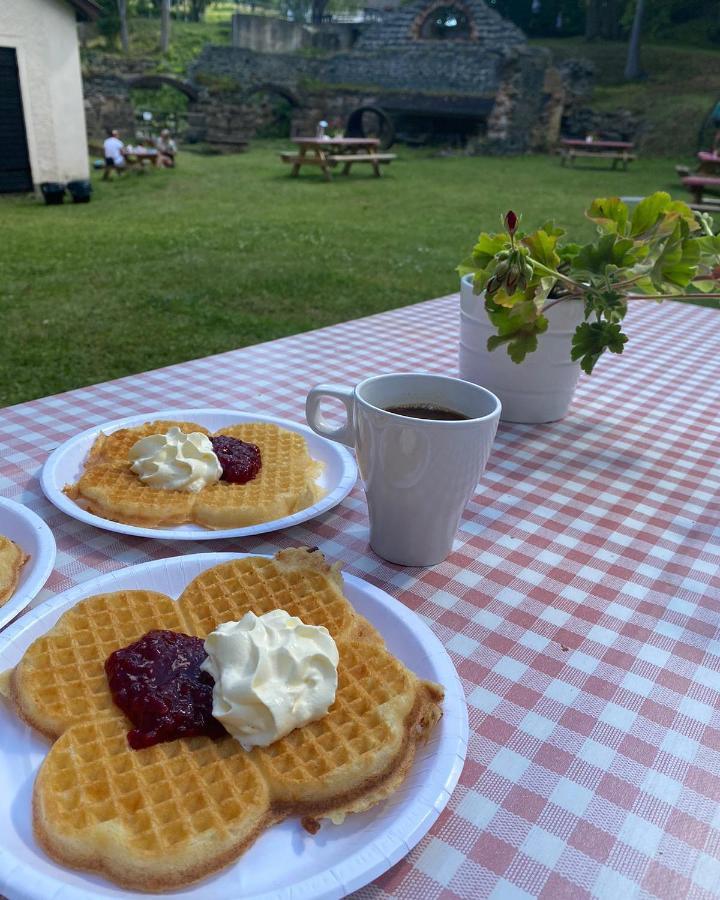Eds Bruk Basecamp Guest House Edsbruk ภายนอก รูปภาพ